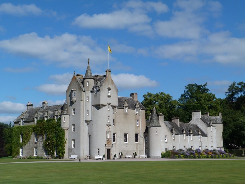 Ballindalloch Castle