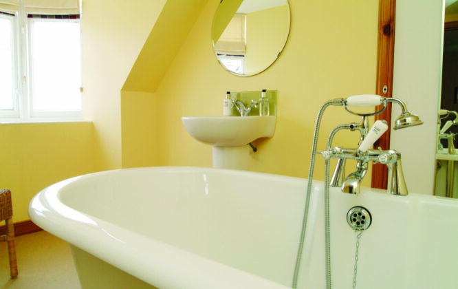 Picture of bath in The Mash Tun