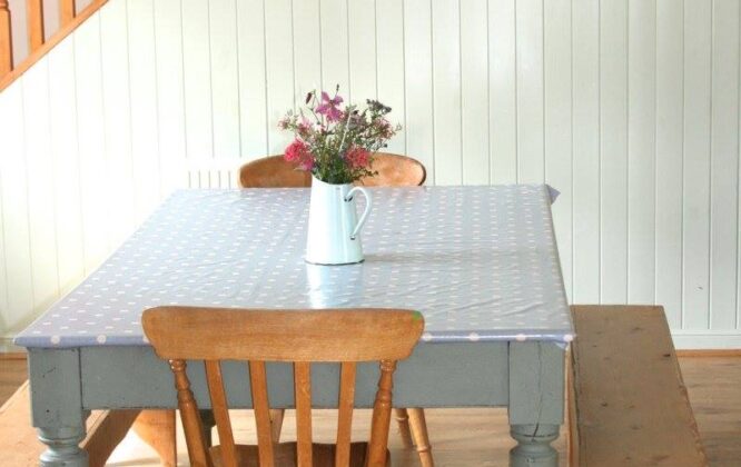 Picture of a dining table