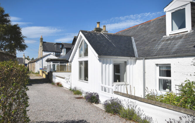 Picture of front of Dram Cottage