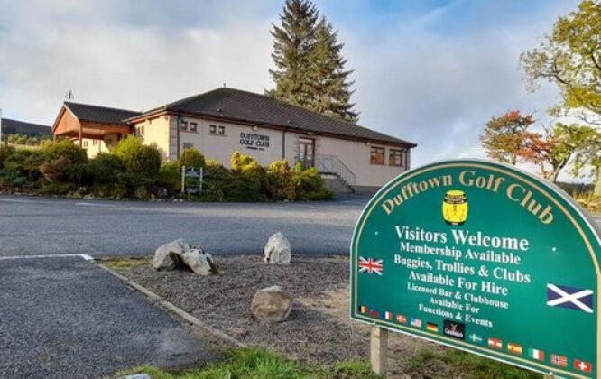 Picture of Dufftown gold club sign