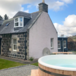 Bailies Cottage with Hot tub