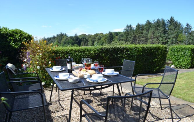 Picture of Auldfield outdoor dinner